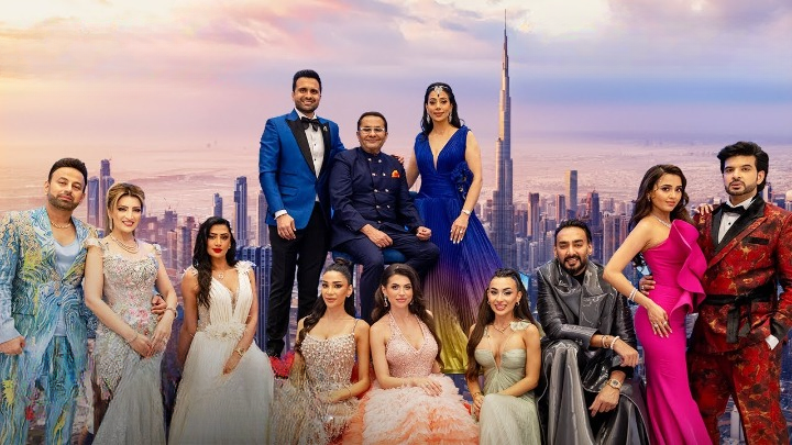 Desi Bling, Karan Kundrra, Tejasswi Prakash, Satish Sanpal, Tabinda Sanpal, Rizwan Sajan, Adel Sajan, Sana Sajan, Pamela Serena, Dyuti Parruck, Alizey Mirza, Lailli Mirza, Iryna Kinakh, and Janvee Gaur